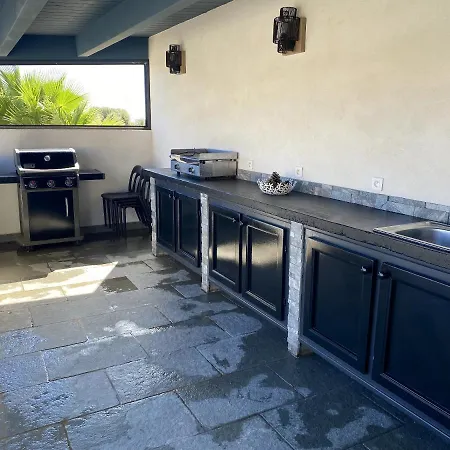 De 4 Chambres Avec Piscine Privee Jardin Clos Et Wifi A A 5 Km De La Plage ليسي