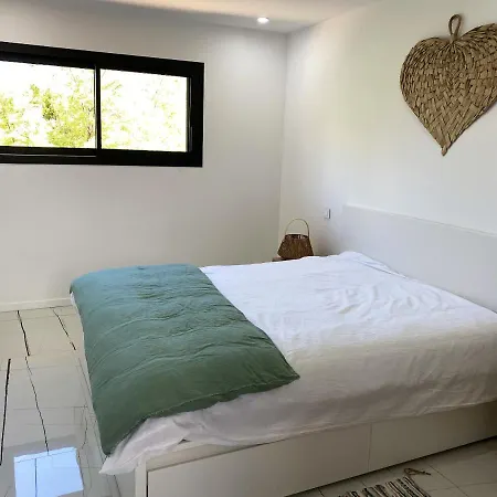 De 4 Chambres Avec Piscine Privee Jardin Clos Et Wifi A A 5 Km De La Plage *